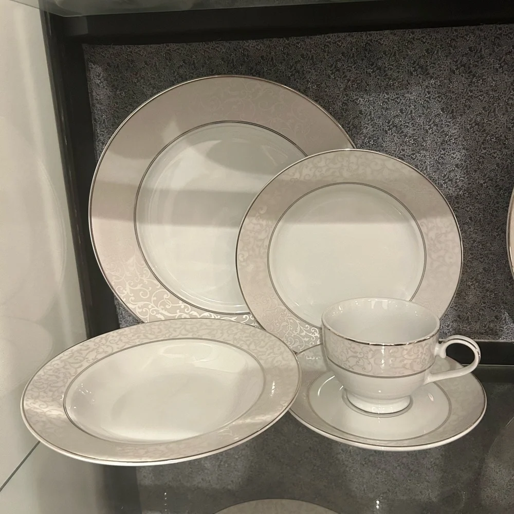 Mikasa Parchment (China) 5 Piece Place Setting